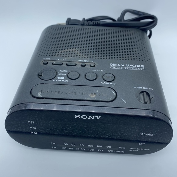 Sony Dream Machine Model No. ICF-C218 Alarm Clock Radio - Picture 3 of 6